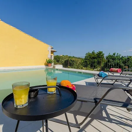 Yourhouse Son Serra De Buger, Quiet With Private Pool * بوغر